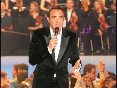 Où se sont connus les parents du présentateur et animateur Nikos Aliagas ?