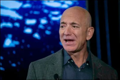 Qui ne connaît pas Jeff Bezos multimilliardaire avec une petite fortune estimée à 209 milliards de $ ! Il fonde, à 36 ans, une société de voyage dans l'espace nommée...