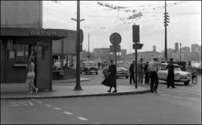 Dans quelle ville se déroule "La vieille dame indigne" ?