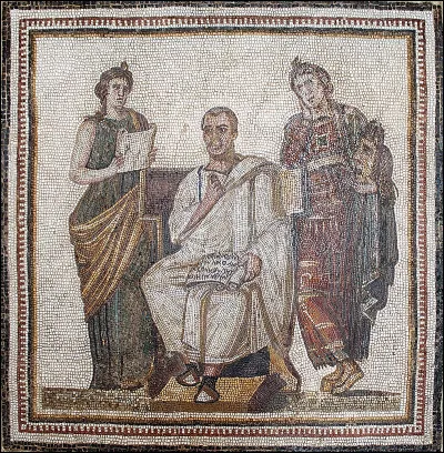 Comptoir phénicien puis carthaginois, ville romaine prospère après la conquête, c'est l'une des principales villes portuaires de la côte africaine.