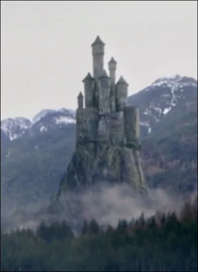 Comment sappelle le château de Maléfique ?