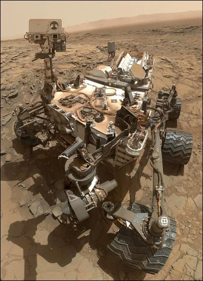 Est souvent intrigante, c'est la...