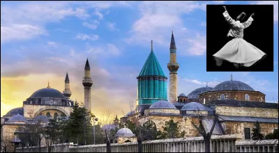 Quelle est cette ville de Turquie, capitale de la province du même nom, patrie de l'ordre musulman soufi dont les membres sont appelés "derviches tourneurs"en référence à leur danse ?