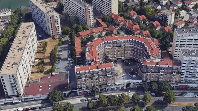 Ville du département du Val-de-Marne, située sur la rive gauche de la Marne, près de son confluent avec la Seine, peuplée de 56 000 habitants :