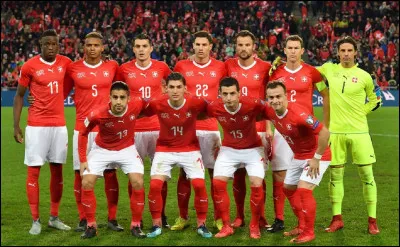 Quel est le surnom de l'équipe nationale de football suisse ?