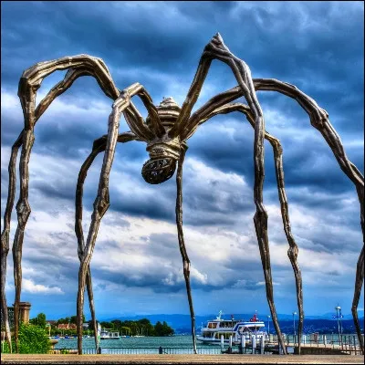 Comment s�appelle cette statue de Louise Bourgeois ?