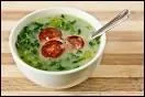 Le 'caldo verde' portugais,  base d'huile d'olive, de pommes de terre, de choux et de saucisson  l'ail est quelle sorte de plat ?