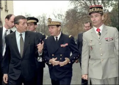 Quel est ce ministre succédant à Jack Lang au Ministère de la culture sous le gouvernement Chirac en 1986 ?