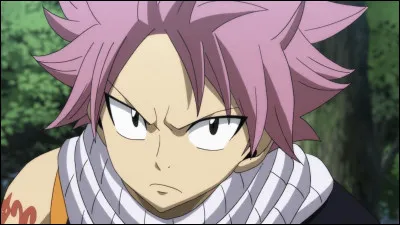 Lorsque Natsu utilise sa dragon force, quelles modifications sont présentes sur son corps ?