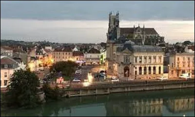 Dans quel d&eacute;partement se trouve la ville de Meaux ?