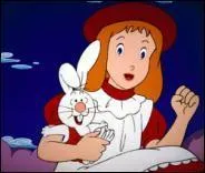 (Alice au Pays des Merveilles) Comment se nomme le petit lapin qui est dans les bras d'Alice et qui lui prsente son oncle, le Lapin Blanc ?
