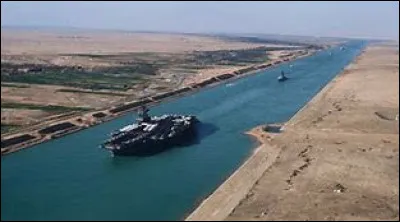 Où et quand la canal de Suez a-t-il été inauguré ?