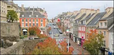 Dans quel département se situe la ville de Saint-Lô ?