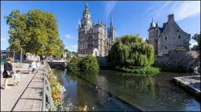 Dans quel département se trouve la ville d'Évreux ?