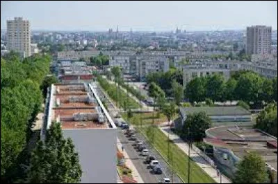 Chenôve, Quetigny et Chevigny-Saint-Sauveur sont des villes de la banlieue de ...