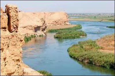 Lequel de ces cours d'eau traverse l'Irak ?