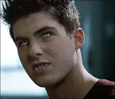 Qui interprète le personnage de Theo Raeken ?