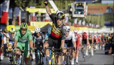 Qui a remporté la dernière étape aux Champs-Élysées au sprint ?