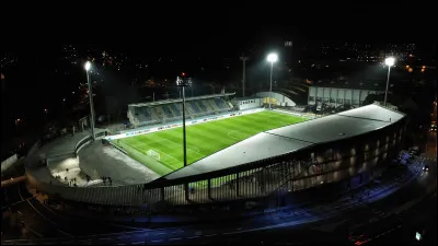 Comment sappelle le stade de lUSL Dunkerque ?