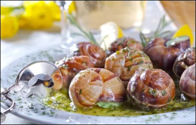 Combien de dents possède une fourchette à escargots ?