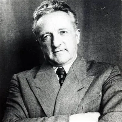 Quel journal a été fondé par Paul Hutin-Desgrées en 1944 pour remplacer un titre accusé de collaboration ?