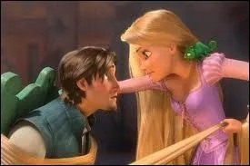 Flynn Rider tombe amoureux de quelle princesse aux cheveux magiques ?