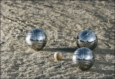 À quel sport correspond cette balle ?