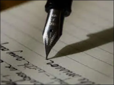 Il écrit des poèmes et des récits.