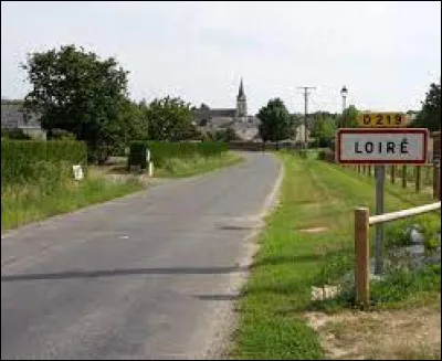 Commune des Pays-de-la-Loire, dans l'arrondissement de Segr&eacute;, Loir&eacute; se trouve dans le d&eacute;partement ...