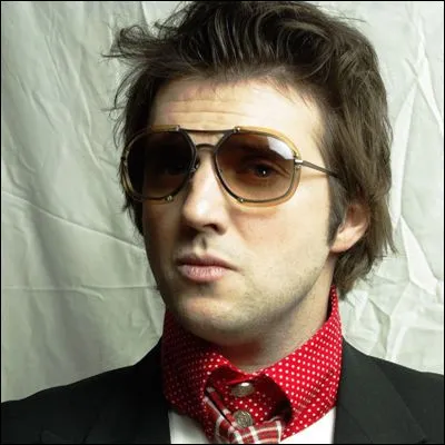 Le rouge &agrave; l&egrave;vres, c�est fini, maintenant, c�est�