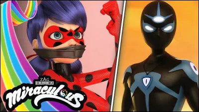 Dans la saison 4 Ladybug a deux nouveaux pouvoirs : le premier est sa combinaison différente quand elle utilise son lucky charm, la deuxième...