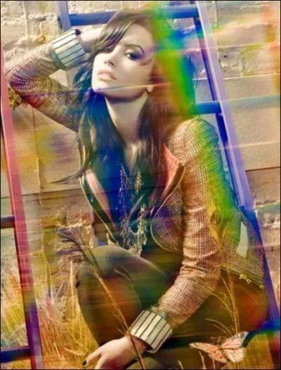 Quelle est la seule chanson de son deuxime album qu'elle a crite seule ?