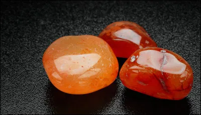 Qu'apercevons-nous ici ?