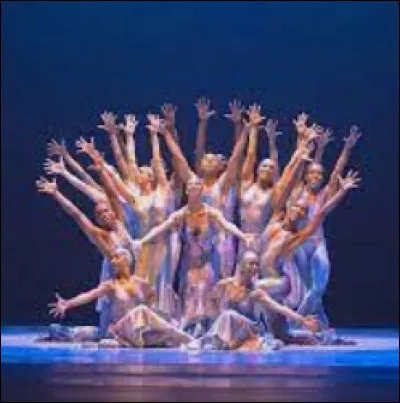 Tu as terminé de finaliser ta chorégraphie, mais le prof rajoute une personne en plus dans ton groupe. 
Comment réagis-tu ?