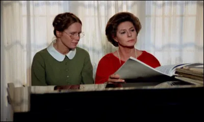 Quel cinéaste européen a réalisé "Sonate d'automne" (1978) avec Ingrid Bergman et Liv Ullmann ?