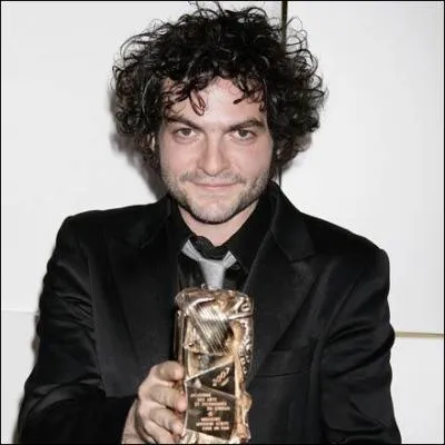 C'est le fils de qui ?