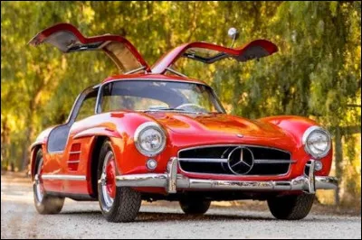 Considéré comme l'auto du constructeur allemand la plus réussie depuis la Seconde Guerre mondiale, quel est ce modèle très original pour l'époque ?