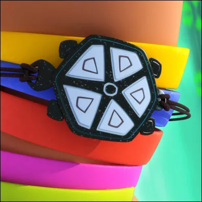 Quand Carapace se transforme, de quelle couleur devient son bracelet ?