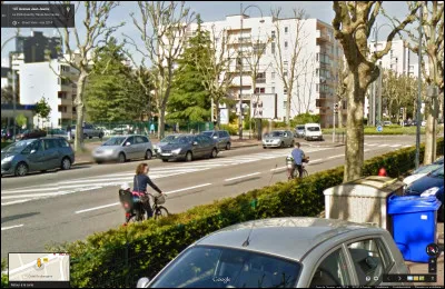 Mont-Saint-Aignan, Le Petit-Quevilly et Saint-Étienne-du-Rouvray sont des villes de la banlieue de ...