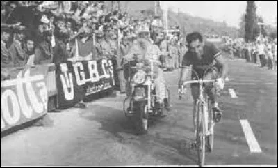 Spécialiste des classiques et des victoires d'étape dans les grands tours, il devient champion du monde en 1962 :