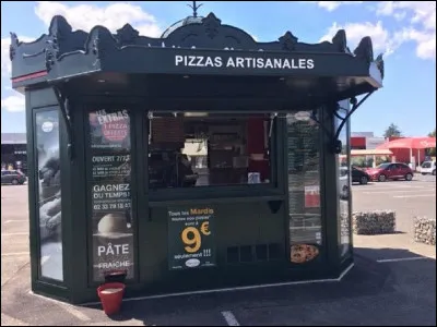 Quel est le nom de la chaîne de restaurants français spécialisée dans le domaine de la restauration rapide autour de la pizza ?