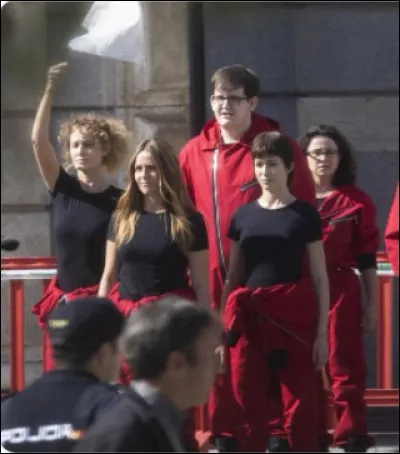 Avec quoi abandonnent-ils ?
(indice sur l'image.)