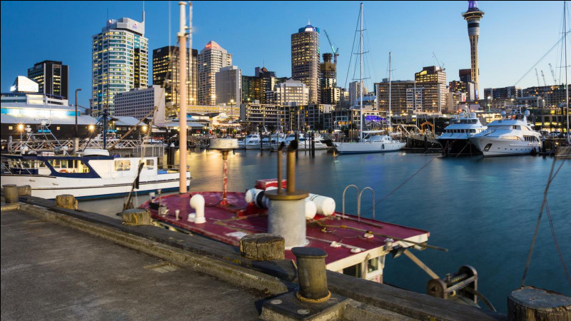 De quel pays Auckland est-elle la ville la plus peuplée ?