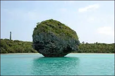 Où se trouve "Grande-Terre", cette île de l'océan Pacifique surnommée "Le Caillou" ?