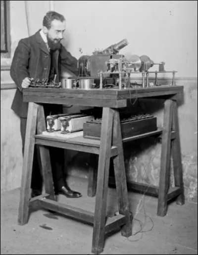 Qui est cet Edouard, ingénieur français, inventeur du bélinographe en 1907, un appareil précurseur de la télécopie ?