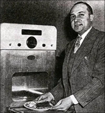 Qui est ce Percy, inventeur américain du four à micro-ondes en 1945 ?