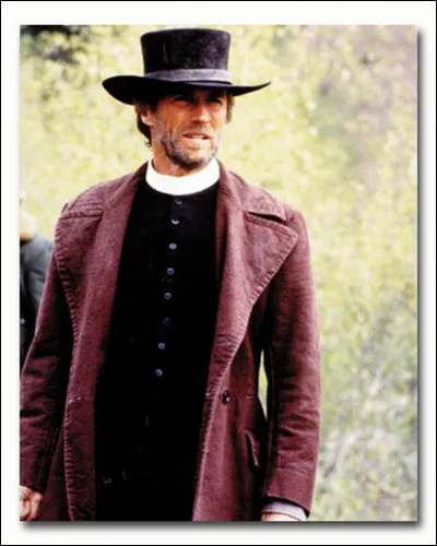 Quel est ce film de Clint Eastwood, dans lequel un cavalier solitaire, pasteur, vient d&eacute;fendre un village de chercheurs d'or ?