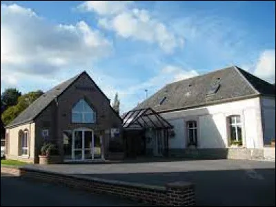 Nous terminons notre balade à Valines, village Samarien situé en région ...