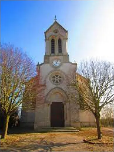 Vous avez sur cette image l'église Saint-Laurent, à Beaumont. Village du Grand-Est de l'arrondissement de Toul, dans le parc naturel régional de Lorraine, il se situe dans le département ...