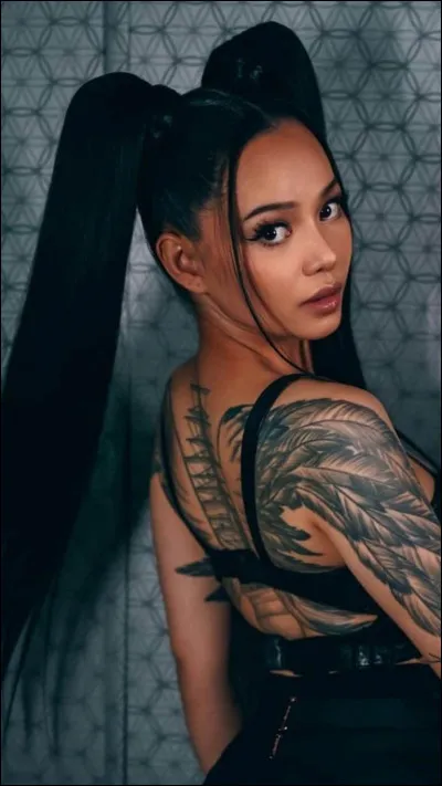 Sur quel réseau social principalement peux-tu trouver Bella ?